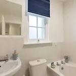 Lovely 2bed With Sea Views Apartament *