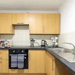 Lovely 2bed With Sea Views Apartamento