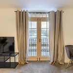 아파트 Lovely 2bed With Sea Views