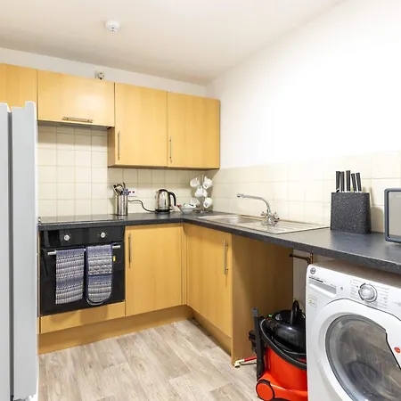 Lovely 2bed With Sea Views 아파트